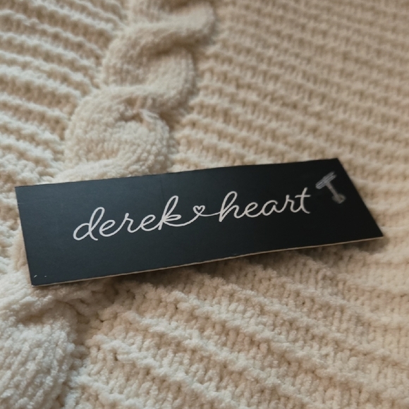 Derek Heart White Cozy Crew Neck Sweater (2b) - Picture 3 of 3